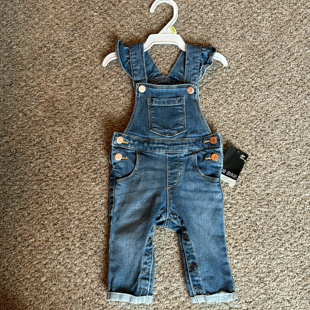 Ruffle overalls